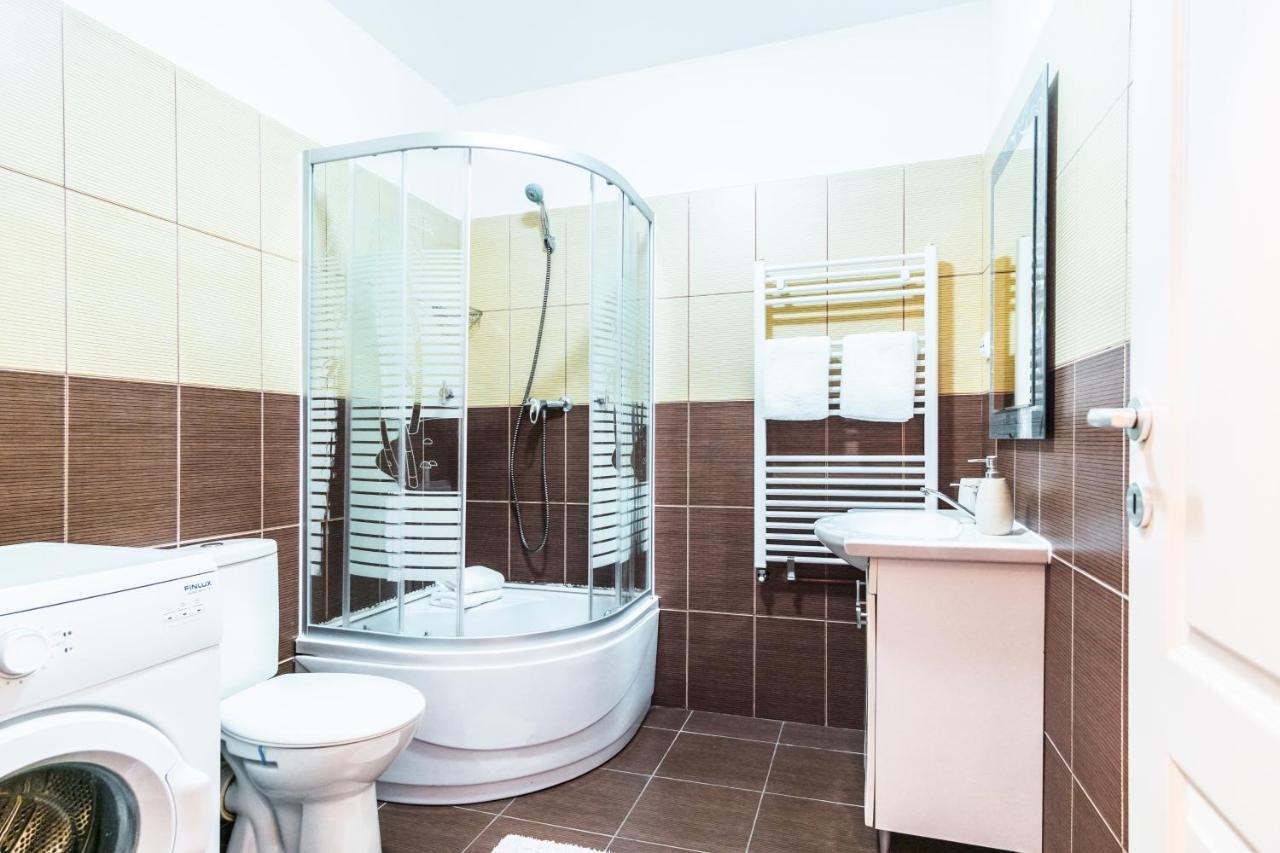Sunny Old Town Apartment บราชอฟ ภายนอก รูปภาพ