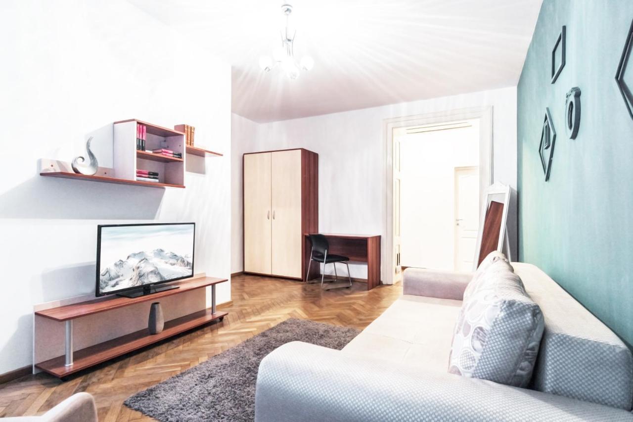Sunny Old Town Apartment บราชอฟ ภายนอก รูปภาพ